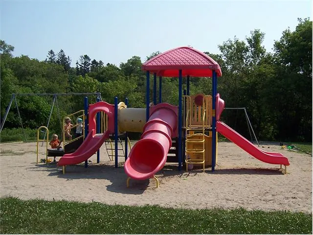 Ground-level view of Foster Creek Parkette