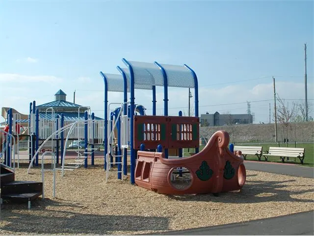 Ground-level view of Port Darlington Waterfront Park/East Beach